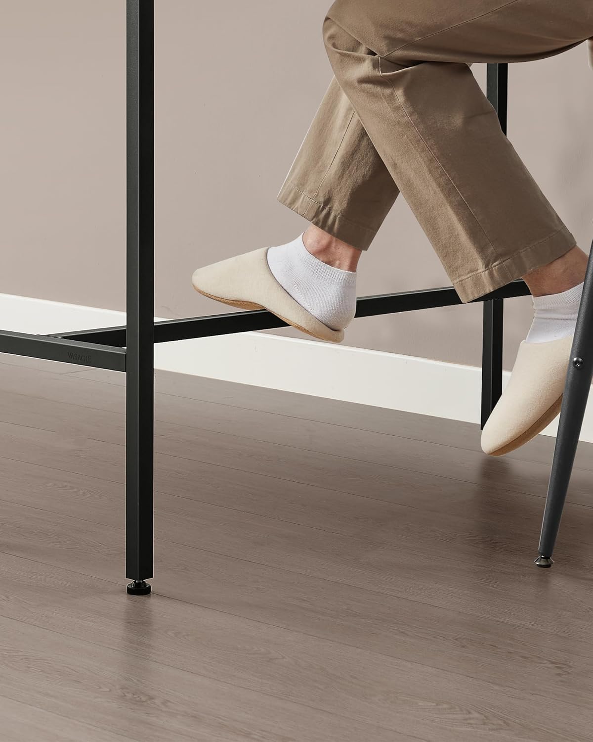 Bar stol s utičnicom za punjenje i ladicom, 40 x 100 x 104,6 cm, smeđi | VASAGLE-vitahome.hr