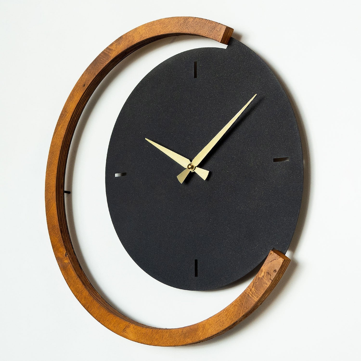 Dekorativni metalni zidni sat, Moon Time Wooden Metal Wall Clock - APS117 | AG-vitahome.hr