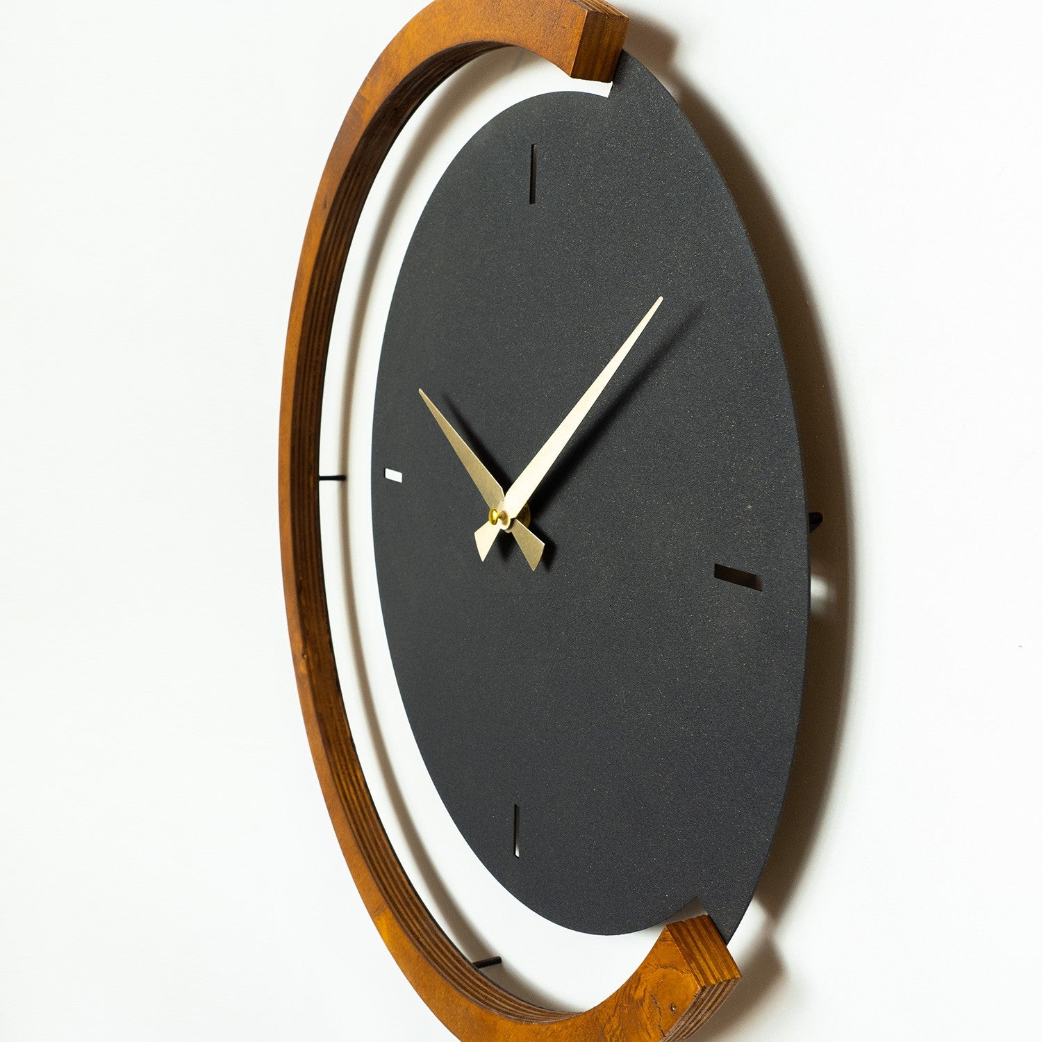 Dekorativni metalni zidni sat, Moon Time Wooden Metal Wall Clock - APS117 | AG-vitahome.hr