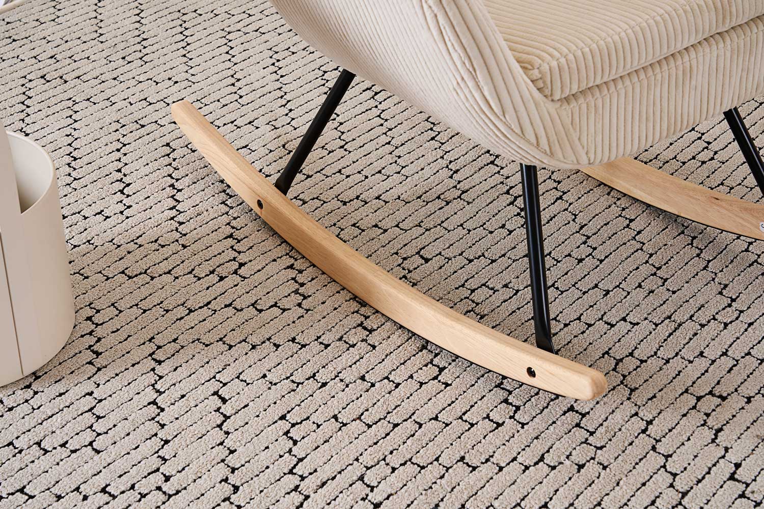 Fotelja za ljuljanje s presvlakom od rebrastog pliša, 96x74x94 cm, krem-bež | VASHOME-vitahome.hr