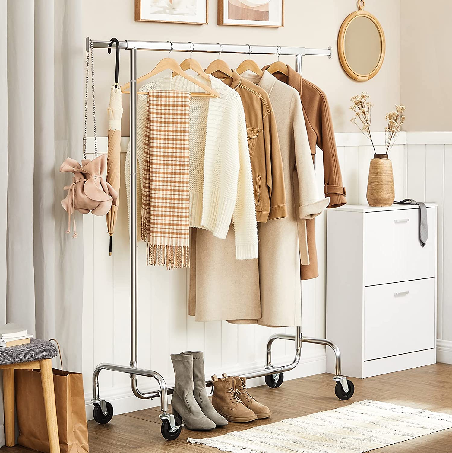 Izdržljivi metalni stalak za odjeću na kotače, nosivost 130 kg, 110-150 cm | SONGMICS-vitahome.hr
