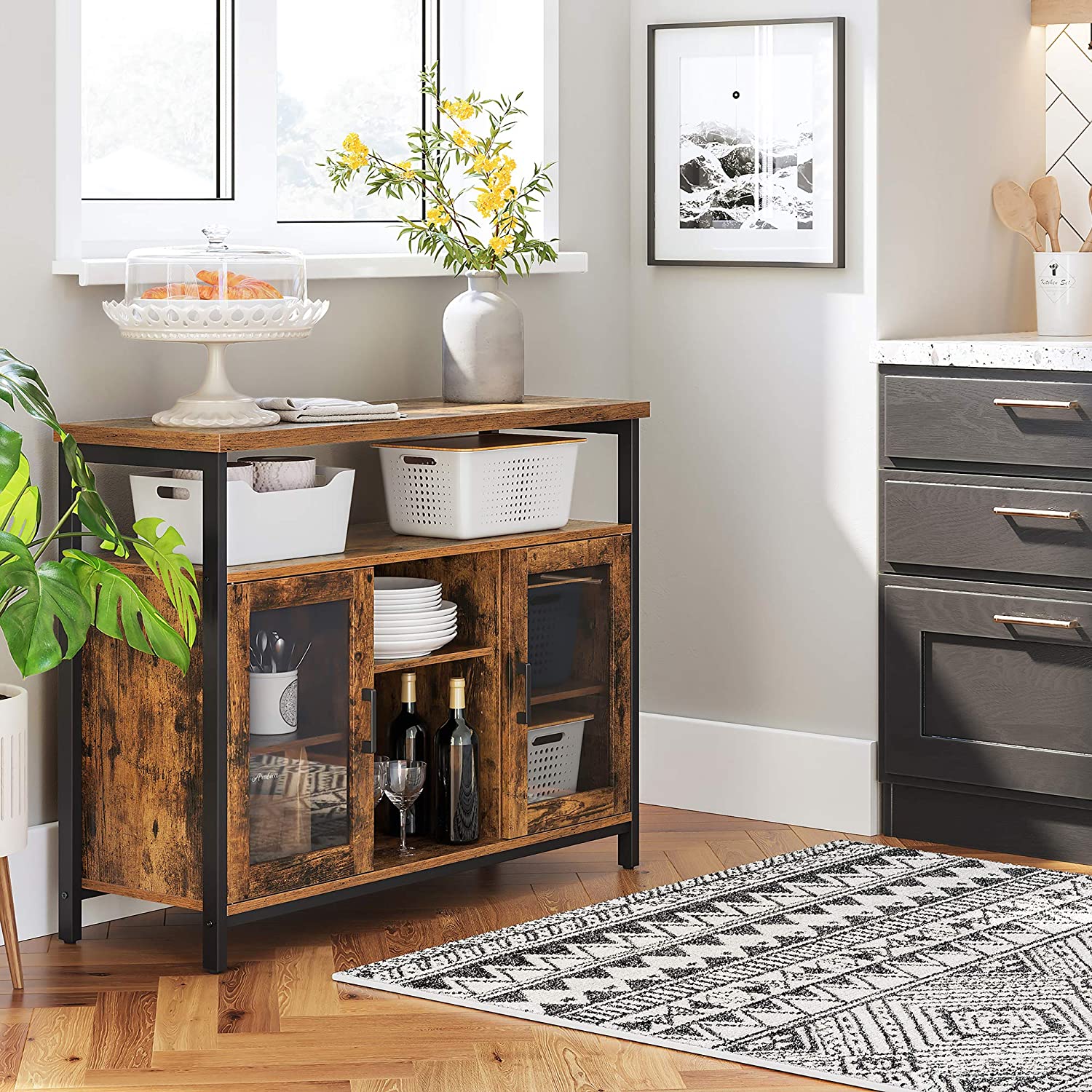 Komoda, švedski stol s 2 prozirna staklena vrata 100 x 80 x 35 cm, rustikalno smeđa | Vasagle-vitahome.hr