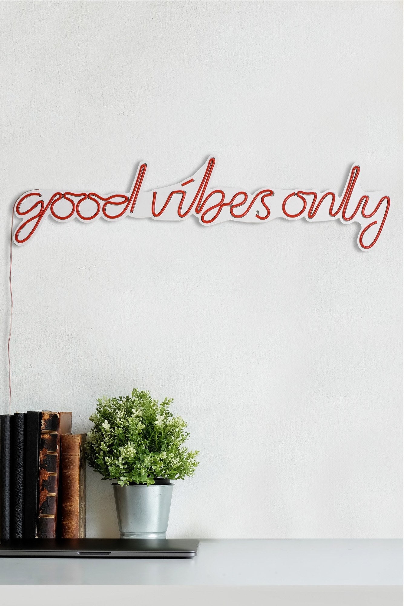 lastična zidna dekoracija s LED rasvjetom, Good Vibes Only - Red | AG-vitahome.hr