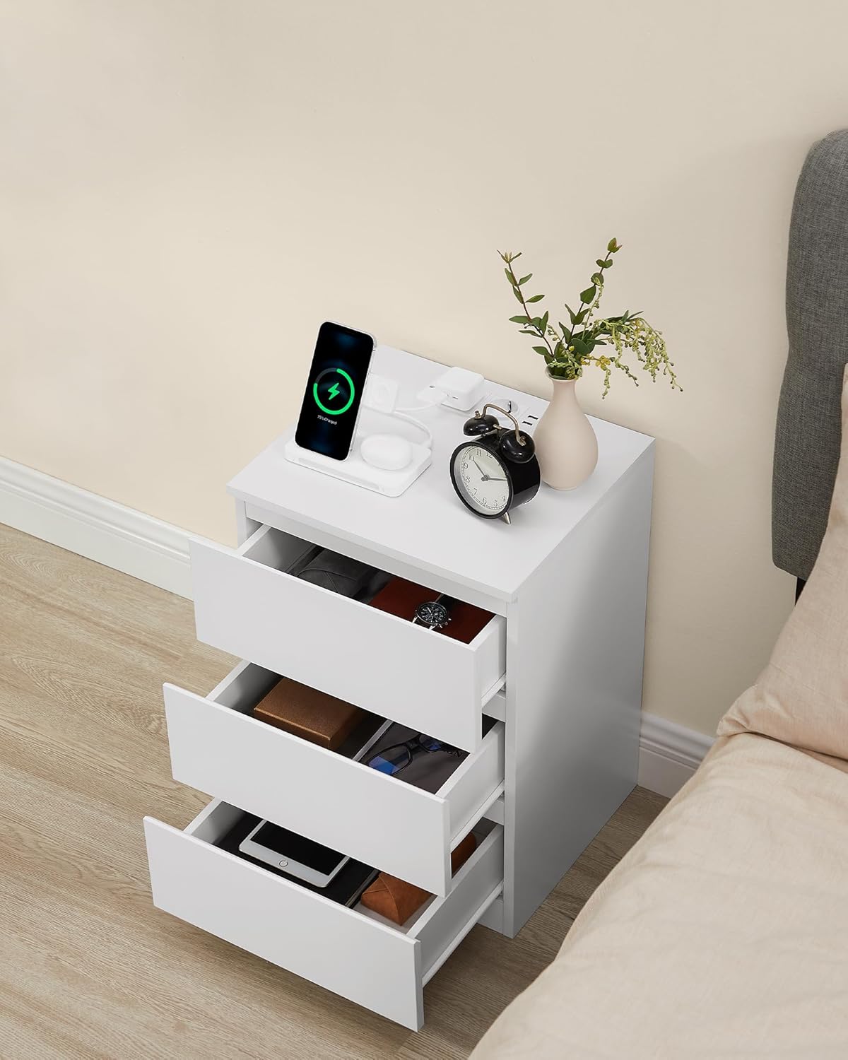 Noćni ormarić set od 2 komada, s 2 utičnice i 2 USB porta, bijeli