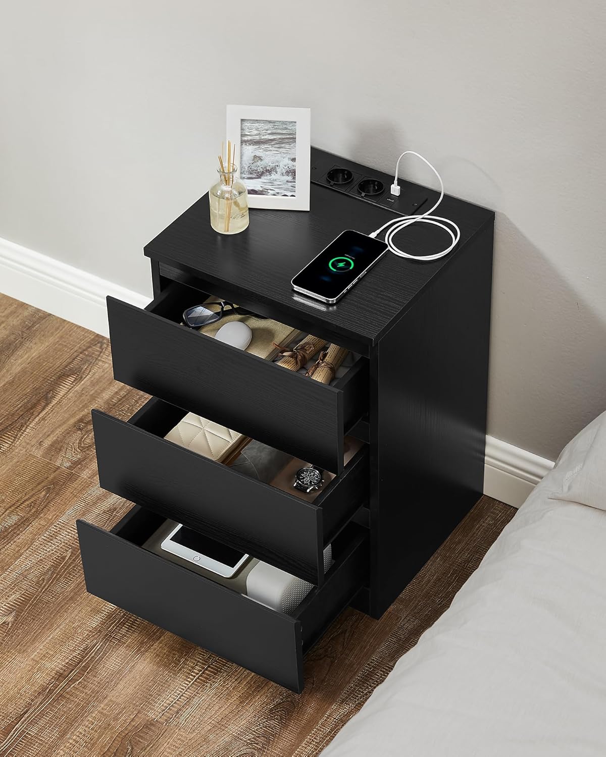 Noćni ormarić set od 2 komada, s 2 utičnice i 2 USB porta, crni