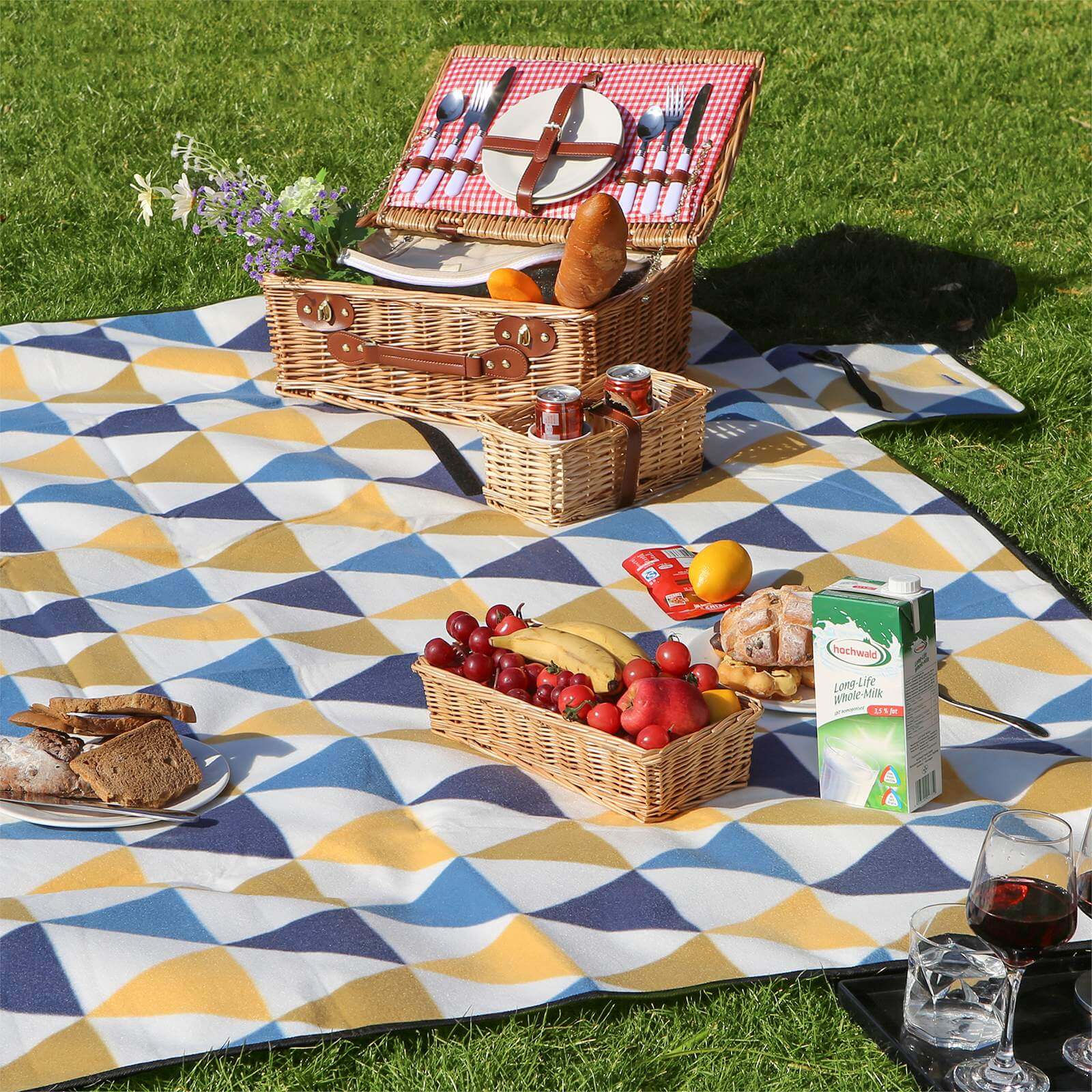 Piknik deka, 200 x 200 cm, žuti i plavi uzorak trokuta | SONGMICS-vitahome.hr