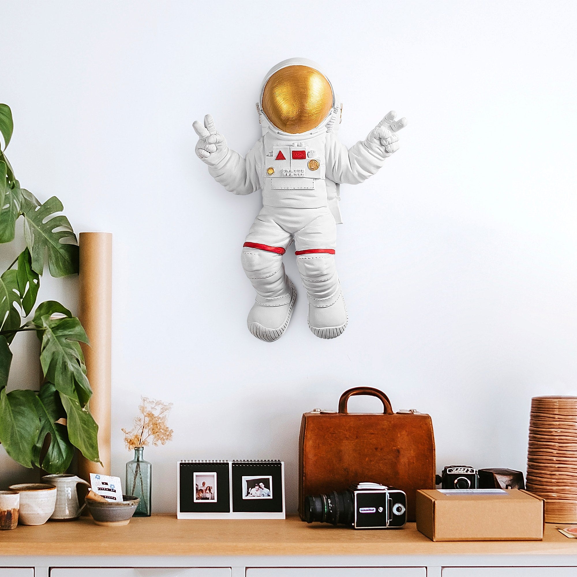 Zidna dekoracija, Peace Sign Astronaut - 1 | AG-vitahome.hr