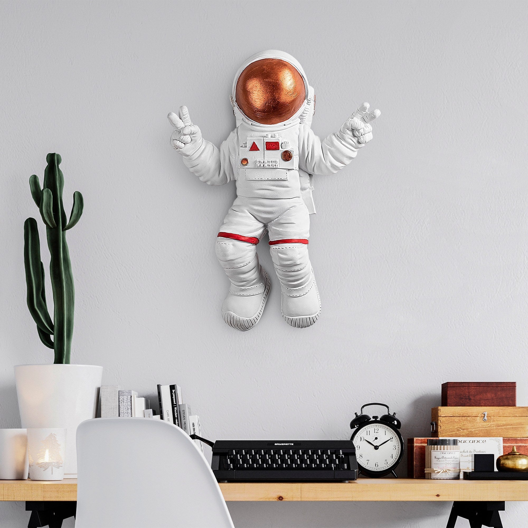 Zidna dekoracija, Peace Sign Astronaut - 3 | AG-vitahome.hr